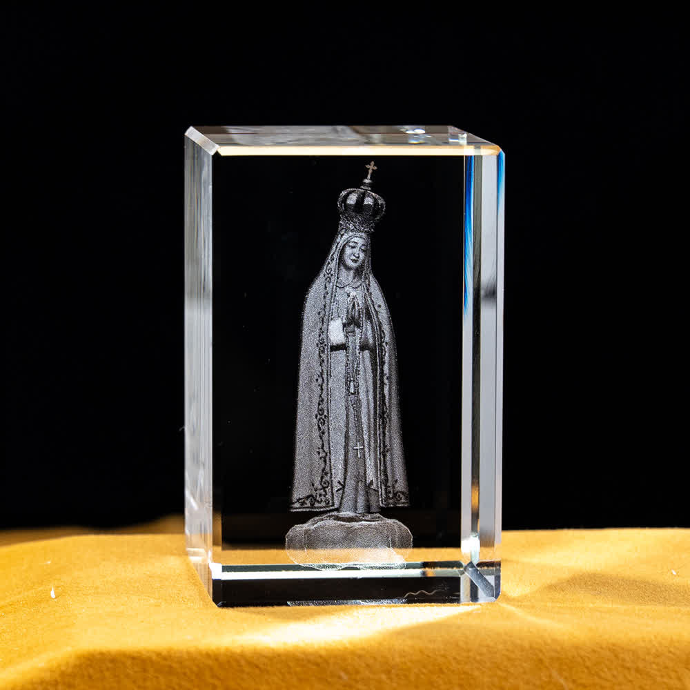Christianartworkshop Statuetta sacra in cristallo incisa con design multipli, ideale per esposizione su scrivania e decorazione devozionale della casa. - Nostra Signora di Famina - 5x5x8cm - image 4