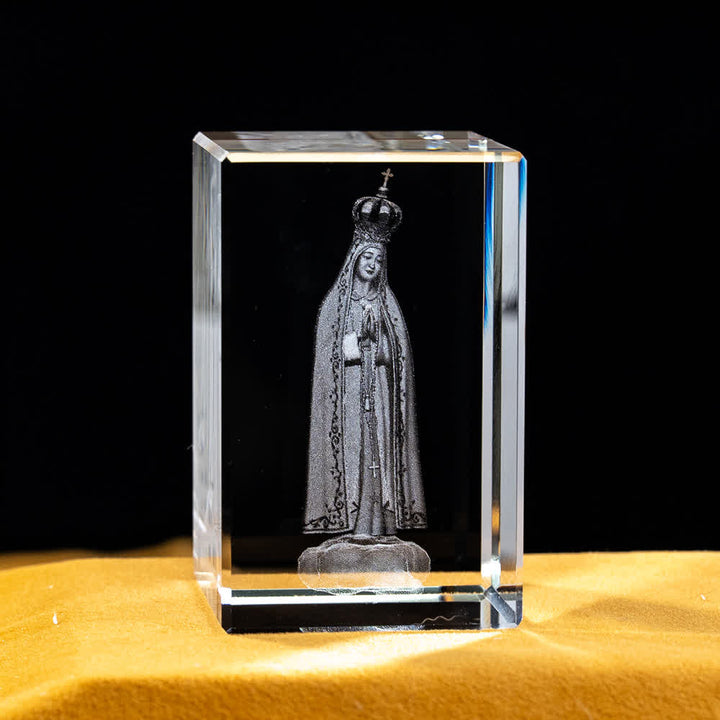 Christianartworkshop Statuetta sacra in cristallo incisa con design multipli, ideale per esposizione su scrivania e decorazione devozionale della casa. - Nostra Signora di Famina - 5x5x8cm - image 4