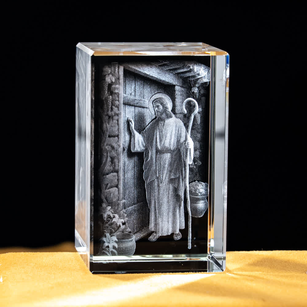 Christianartworkshop Statuetta sacra in cristallo incisa con design multipli, ideale per esposizione su scrivania e decorazione devozionale della casa. - Gesù bussa alla porta - 5x5x8cm - image 19