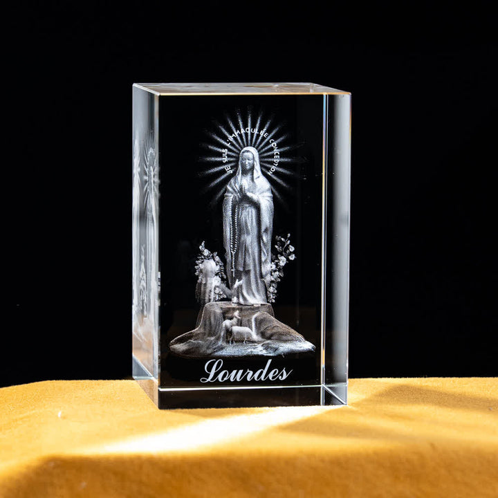 Christianartworkshop Statuetta sacra in cristallo incisa con design multipli, ideale per esposizione su scrivania e decorazione devozionale della casa. - Nostra Signora di Lourdes - 5x5x8cm - image 43
