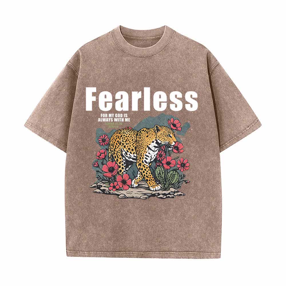 Christianartworkshop Maglietta vintage lavata con stampa grafica "Fearless Leopard Floral Isaiah 41:10" e motivo leopardato. - Marrone - 5XL - image 0
