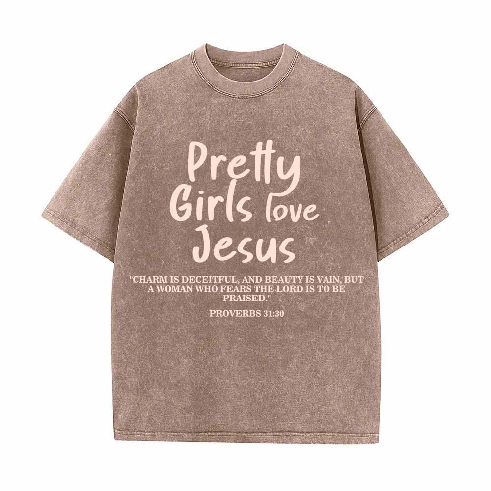 Christianartworkshop Maglietta lavata con stampa frontale a doppio carattere delle Scritture "Pretty Girls Love Jesus" (Proverbi 31:30) - Marrone - 5XL - image 2