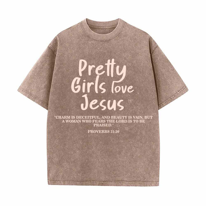 Christianartworkshop Maglietta lavata con stampa frontale a doppio carattere delle Scritture "Pretty Girls Love Jesus" (Proverbi 31:30) - Marrone - 5XL - image 2