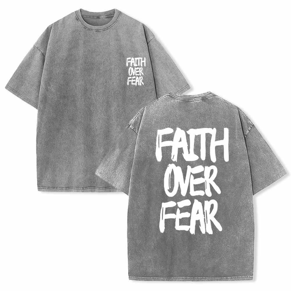 Christianartworkshop Maglietta lavata con stampa frontale mini e testo grande sul retro, con scritta "Faith Over Fear" e pennellate, ideale per la campagna. - Grigio - 5XL - image 18