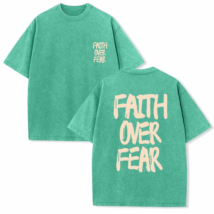 Christianartworkshop Maglietta lavata con stampa frontale mini e testo grande sul retro, con scritta "Faith Over Fear" e pennellate, ideale per la campagna. - Verde - 5XL - image 21