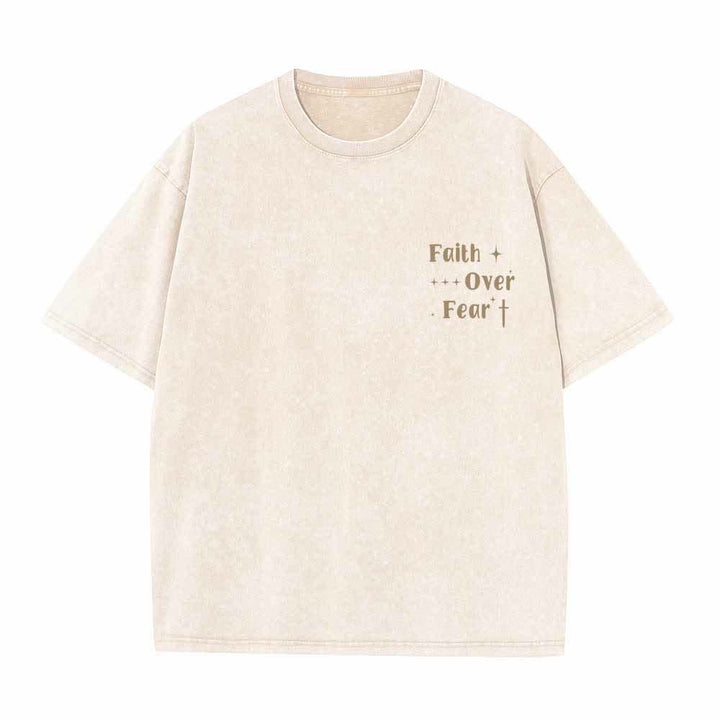 Christianartworkshop T-shirt lavata con scritta "Faith Over Fear" e croce stellata sul davanti, mini stampa sul retro, testo grande su entrambi i lati. - image 17