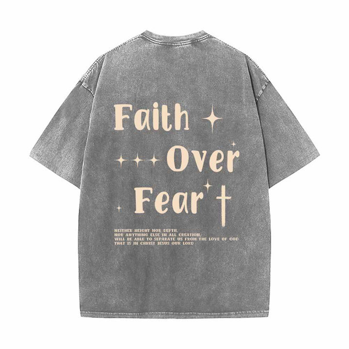 Christianartworkshop T-shirt lavata con scritta "Faith Over Fear" e croce stellata sul davanti, mini stampa sul retro, testo grande su entrambi i lati. - image 7