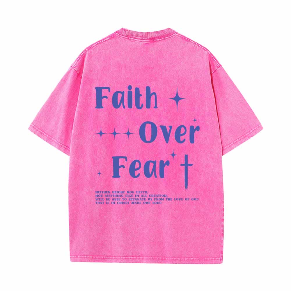 Christianartworkshop T-shirt lavata con scritta "Faith Over Fear" e croce stellata sul davanti, mini stampa sul retro, testo grande su entrambi i lati. - image 22