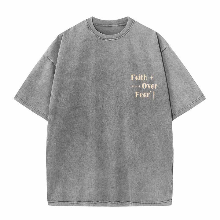 Christianartworkshop T-shirt lavata con scritta "Faith Over Fear" e croce stellata sul davanti, mini stampa sul retro, testo grande su entrambi i lati. - image 8