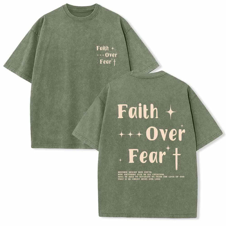 Christianartworkshop T-shirt lavata con scritta "Faith Over Fear" e croce stellata sul davanti, mini stampa sul retro, testo grande su entrambi i lati. - Verde militare - 5XL - image 24