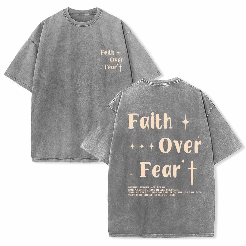 Christianartworkshop T-shirt lavata con scritta "Faith Over Fear" e croce stellata sul davanti, mini stampa sul retro, testo grande su entrambi i lati. - Grigio - 5XL - image 6