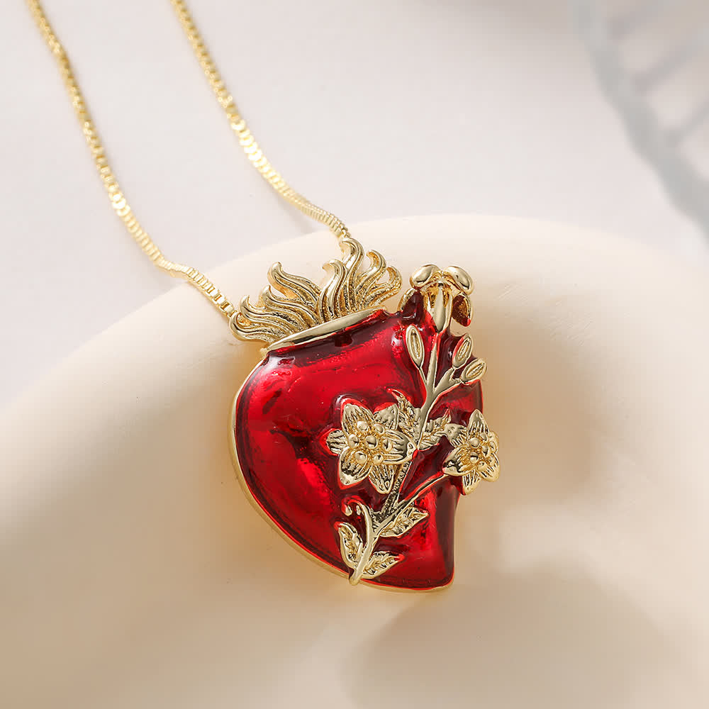 Christianartworkshop Collana con ciondolo a forma di Sacro Cuore in smalto rosso lucido e ornamenti di vario stile: emblema di un amore celeste sconfinato. - Fiori d'oro - image 2
