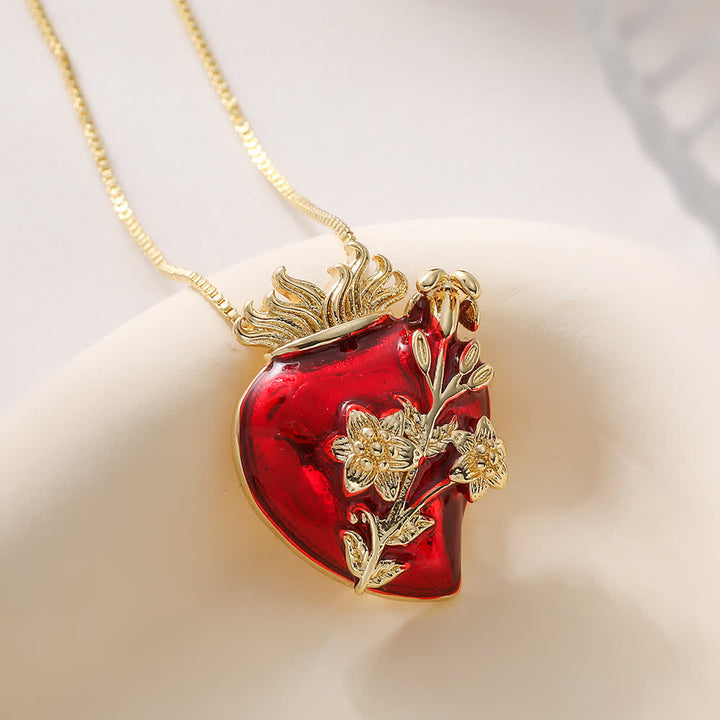 Christianartworkshop Collana con ciondolo a forma di Sacro Cuore in smalto rosso lucido e ornamenti di vario stile: emblema di un amore celeste sconfinato. - Fiori d'oro - image 2