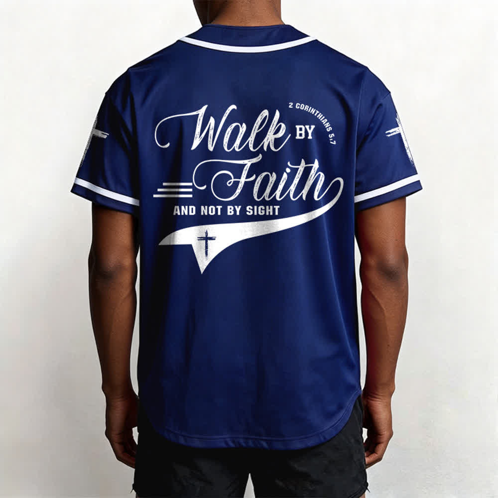 Christianartworkshop 2 Corinzi 5:7 “Camminate per fede e non per visione” Maglia da baseball con croce e messaggio - image 4