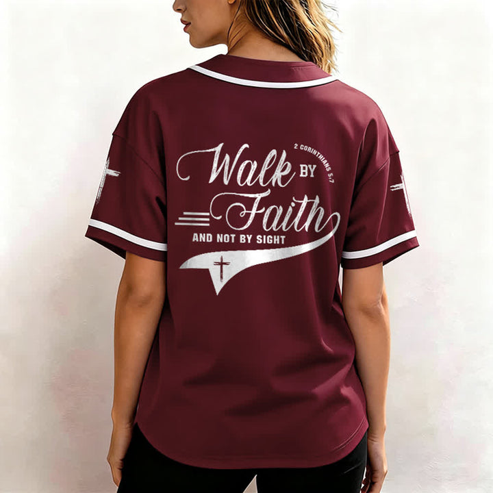 Christianartworkshop 2 Corinzi 5:7 “Camminate per fede e non per visione” Maglia da baseball con croce e messaggio - image 41