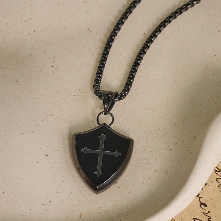 Christianartworkshop con ciondolo a croce con scudo a doppia faccia e strass, incisione "Amore di Dio" (Giosuè 1, versetto 9), ispirata al versetto 9 di Giosuè: un emblema senza tempo di dolce protezione celeste. - Nero - image 10