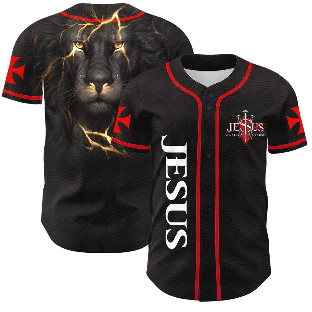 Christianartworkshop Emblema frontale verticale di Gesù con croce e chiodi, sul retro ritratto del Leone di Giuda con fulmine, maglia da baseball con bottoni - Nero - 5XL - image 0