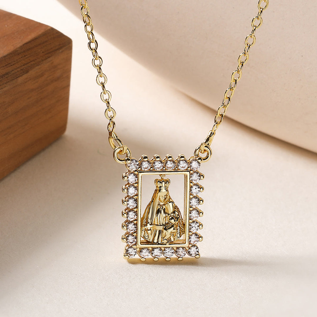 Christianartworkshop Collana con ritratto sacro incorniciato da zirconi: emblema di dolce protezione celeste. - Nostra Signora - image 0