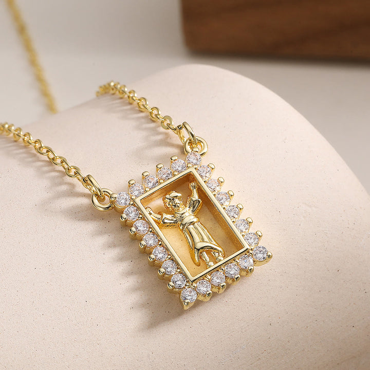 Christianartworkshop Collana con ritratto sacro incorniciato da zirconi: emblema di dolce protezione celeste. - Gesù Bambino Divino - image 5