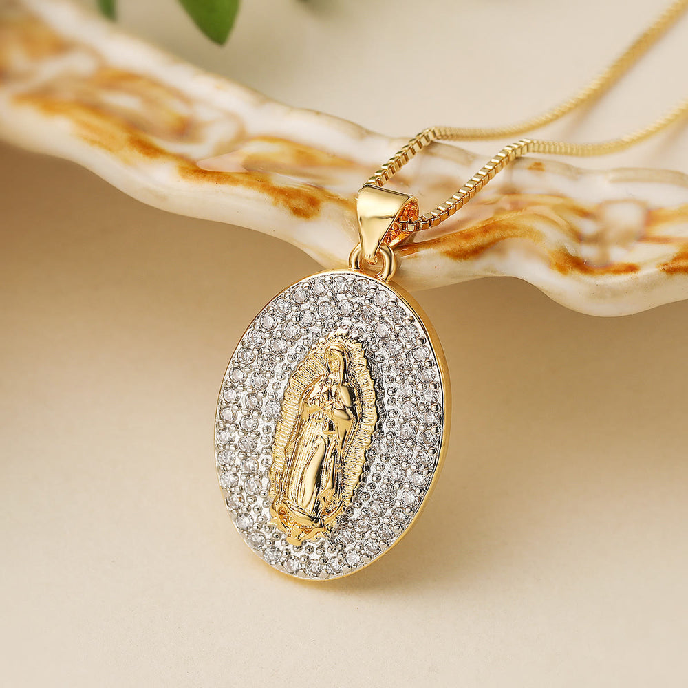 Christianartworkshop Collana con medaglione scintillante di Guadalupe e San Cristoforo: talismano di viaggi sicuri e benedizioni materne. - Nostra Signora di Guadalupe - image 1