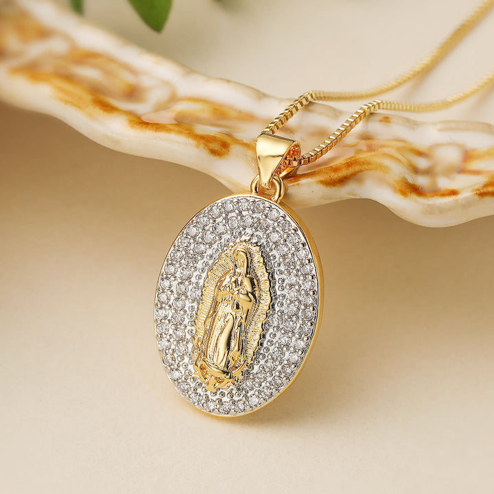 Christianartworkshop Collana con medaglione scintillante di Guadalupe e San Cristoforo: talismano di viaggi sicuri e benedizioni materne. - Nostra Signora di Guadalupe - image 1