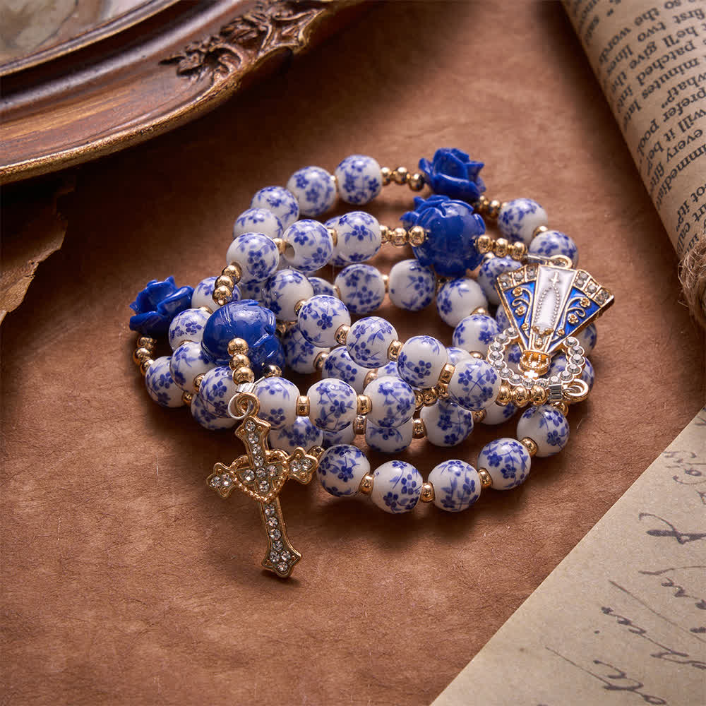 Christianartworkshop Rosario con perle di porcellana blu, ornamenti a forma di rosa blu e medaglia della Madonna di Aparecida. - image 4