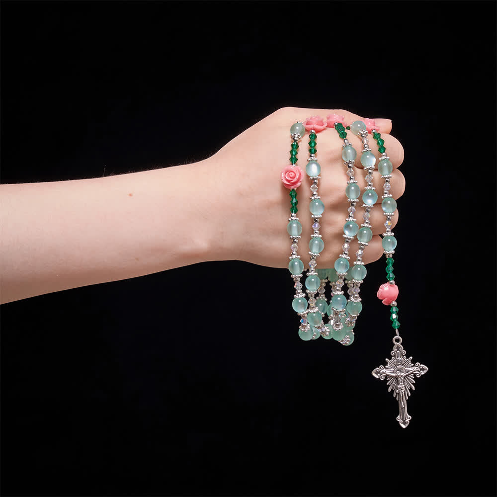 Christianartworkshop Rosario color menta con occhio di gatto, perline a forma di rosa scolpite e croce vintage: emblema della grazia celeste in fiore. - image 1