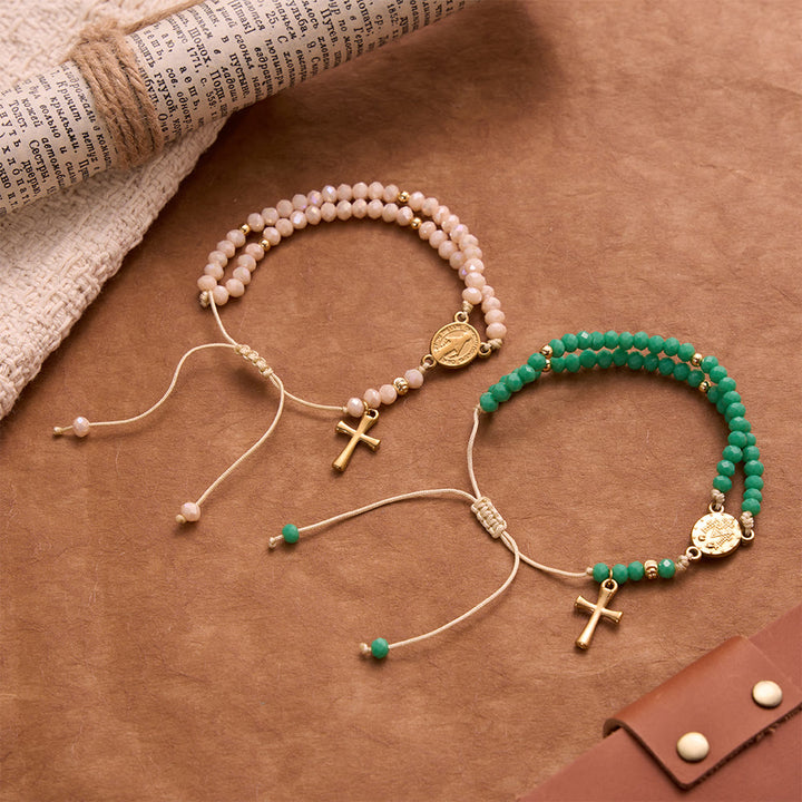 Christianartworkshop Bracciale rosario annodato con perline di cristallo sfaccettate e ciondolo a croce: emblema di dolci benedizioni celesti. - Rosa+Verde - image 13