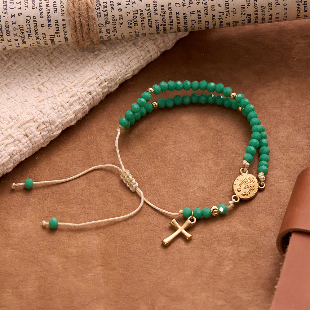 Christianartworkshop Bracciale rosario annodato con perline di cristallo sfaccettate e ciondolo a croce: emblema di dolci benedizioni celesti. - image 5