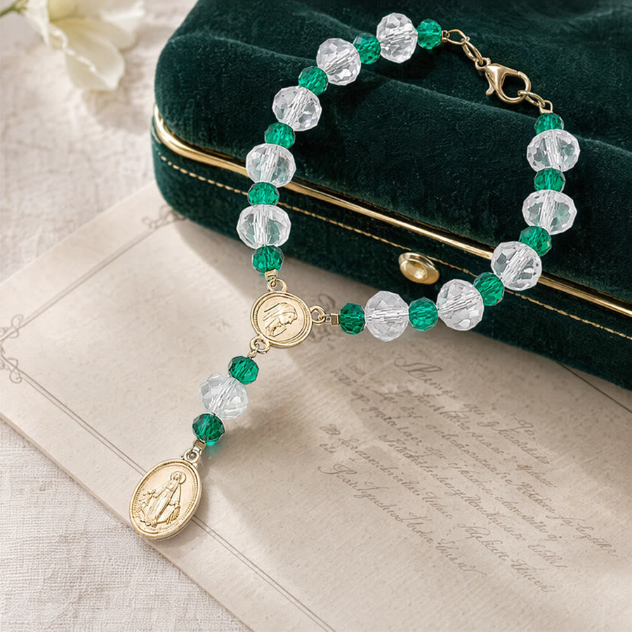 Christianartworkshop Delicato bracciale con coroncina di cristallo e medaglione della Vergine Maria: simbolo di eterna grazia materna. - image 4