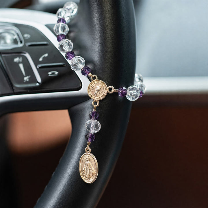 Christianartworkshop Delicato bracciale con coroncina di cristallo e medaglione della Vergine Maria: simbolo di eterna grazia materna. - Viola - image 7