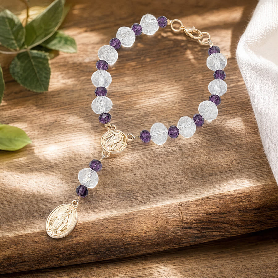Christianartworkshop Delicato bracciale con coroncina di cristallo e medaglione della Vergine Maria: simbolo di eterna grazia materna. - image 14