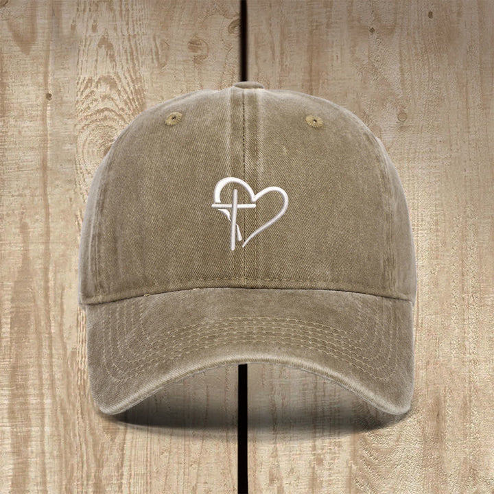 Christianartworkshop Cappello classico casual con simbolo di cuore e croce ricamato - Cachi - image 5