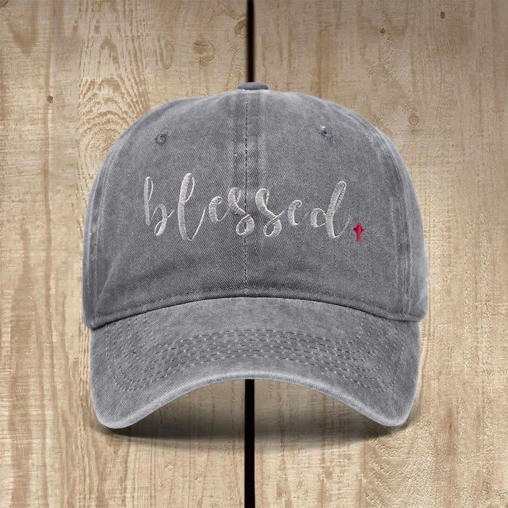 Christianartworkshop Cappello classico casual con piccola croce ricamata in corsivo con scritta "Blessed" - Grigio - image 8