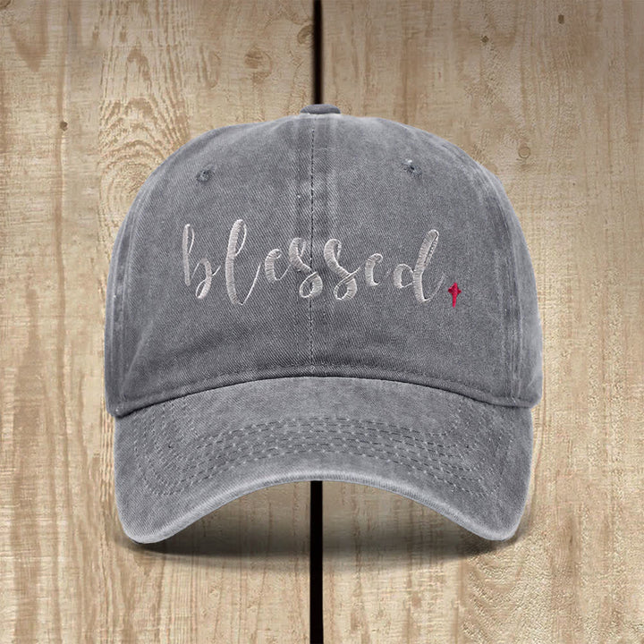 Christianartworkshop Cappello classico casual con piccola croce ricamata in corsivo con scritta "Blessed" - Grigio - image 8