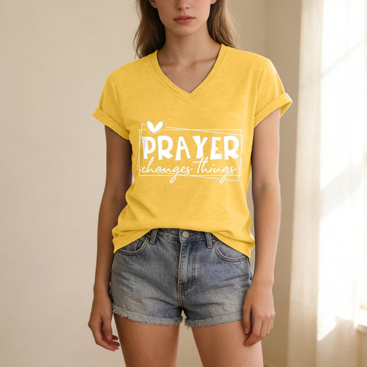 Christianartworkshop Maglietta casual con scollo a V e stampa a cuore "La preghiera cambia le cose". - image 25