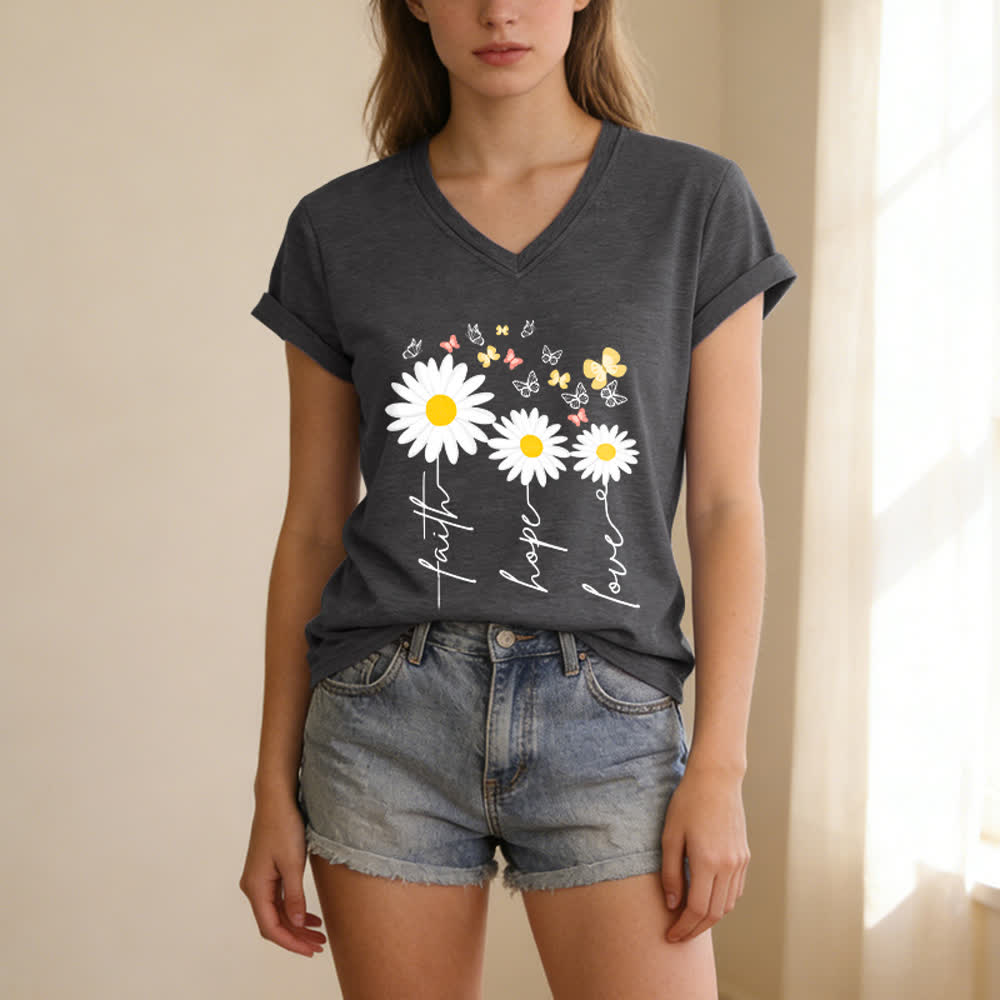 Christianartworkshop T-shirt casual con scollo a V, stampa floreale "Faith Hope Love Daisy Butterfly". - image 7