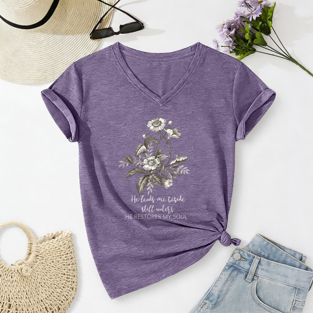 Christianartworkshop Mi conduce accanto ad acque tranquille. Maglietta casual con scollo a V e stampa floreale. - Viola - 2XL - image 18
