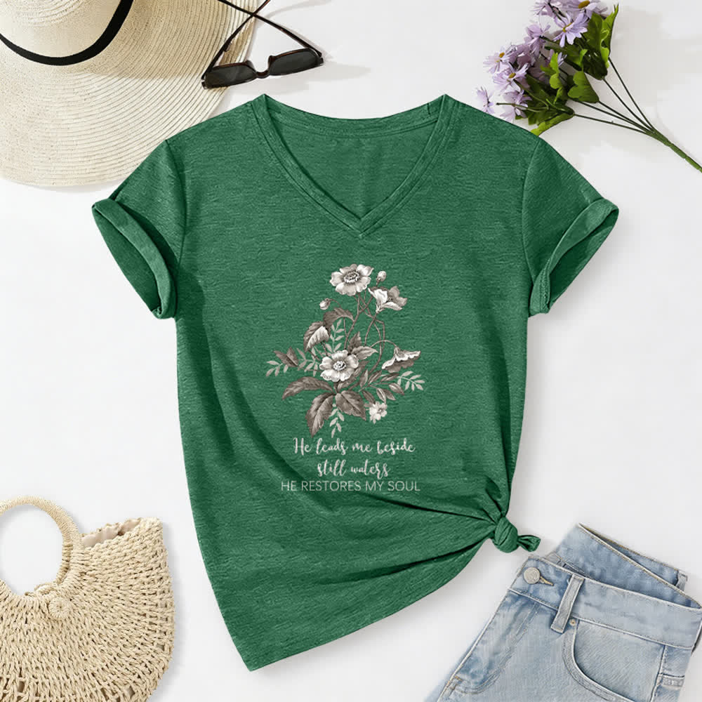 Christianartworkshop Mi conduce accanto ad acque tranquille. Maglietta casual con scollo a V e stampa floreale. - Verde scuro - 2XL - image 12
