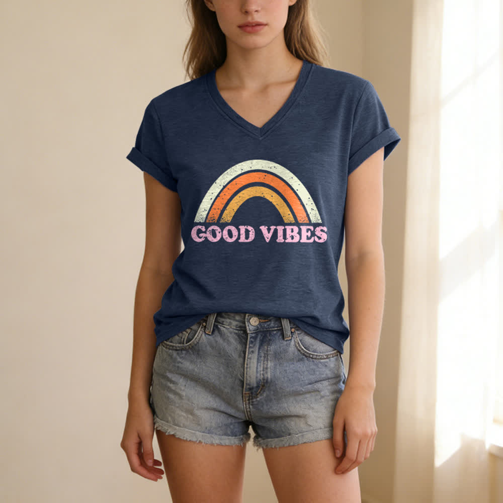 Christianartworkshop Maglietta da donna con scollo a V Good Vibes Retro Rainbow Heather - image 11