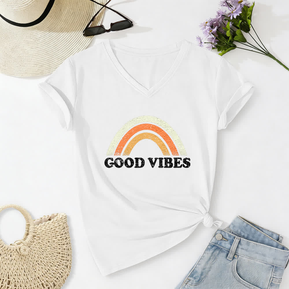 Christianartworkshop Maglietta da donna con scollo a V Good Vibes Retro Rainbow Heather - Bianco - 2XL - image 4