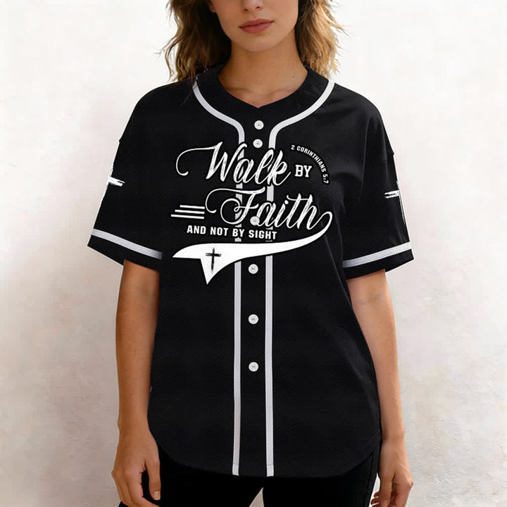 Christianartworkshop 2 Corinzi 5:7 “Camminate per fede e non per visione” Maglia da baseball con croce e messaggio - image 17