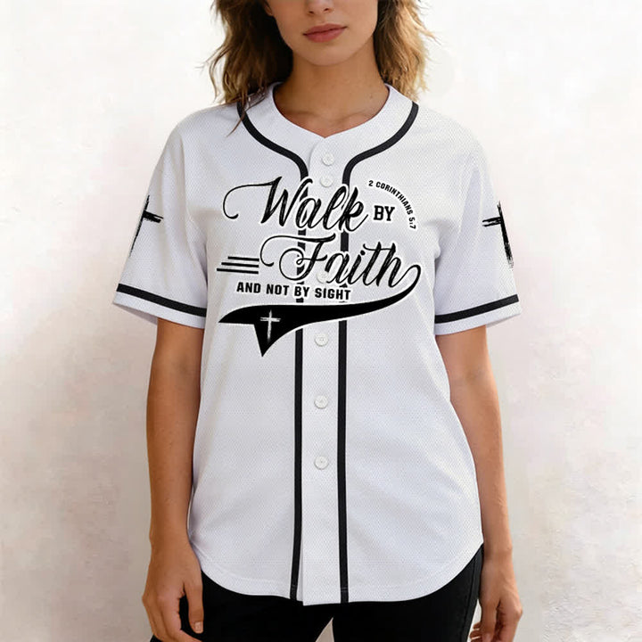Christianartworkshop 2 Corinzi 5:7 “Camminate per fede e non per visione” Maglia da baseball con croce e messaggio - image 10