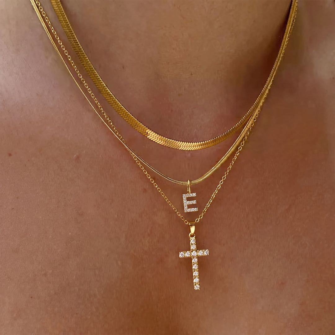 Christianartworkshop Collana con croce iniziale a strati di cristalli scintillanti: simbolo di grazia divina personale. - E - image 6