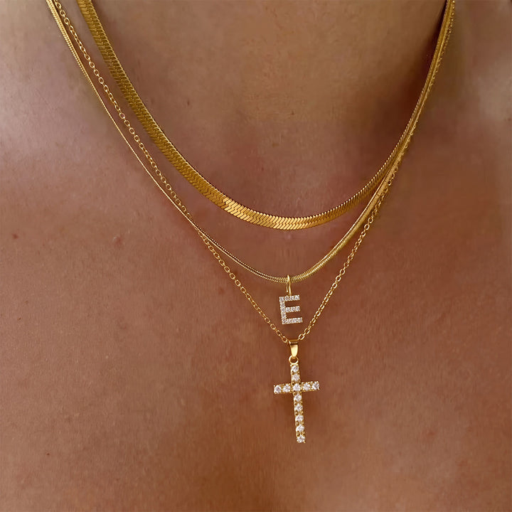Christianartworkshop Collana con croce iniziale a strati di cristalli scintillanti: simbolo di grazia divina personale. - E - image 6