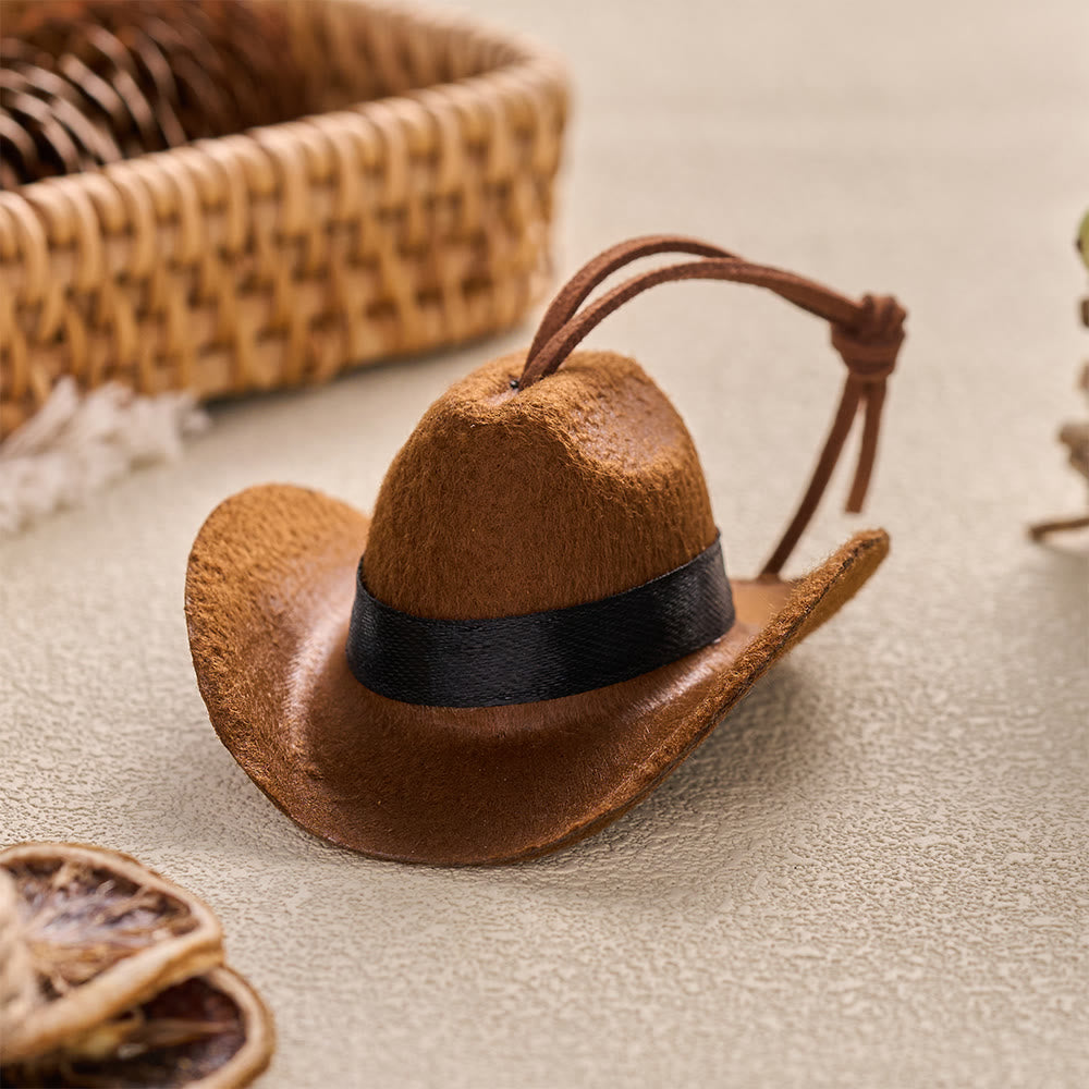 Christianartworkshop Mini ciondolo per auto a forma di cappello da cowboy, mani in preghiera e croce: simbolo di serena grazia nel viaggio. - Marrone - image 6
