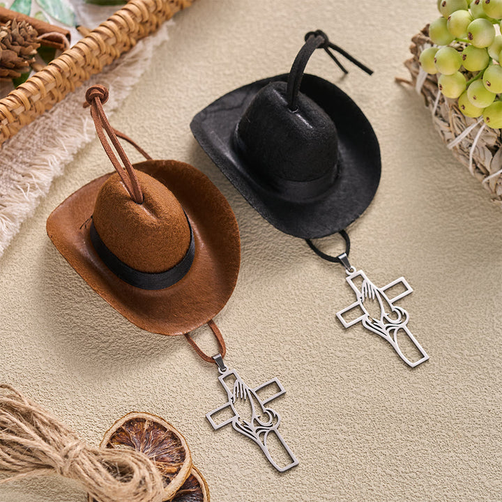 Christianartworkshop Mini ciondolo per auto a forma di cappello da cowboy, mani in preghiera e croce: simbolo di serena grazia nel viaggio. - image 3