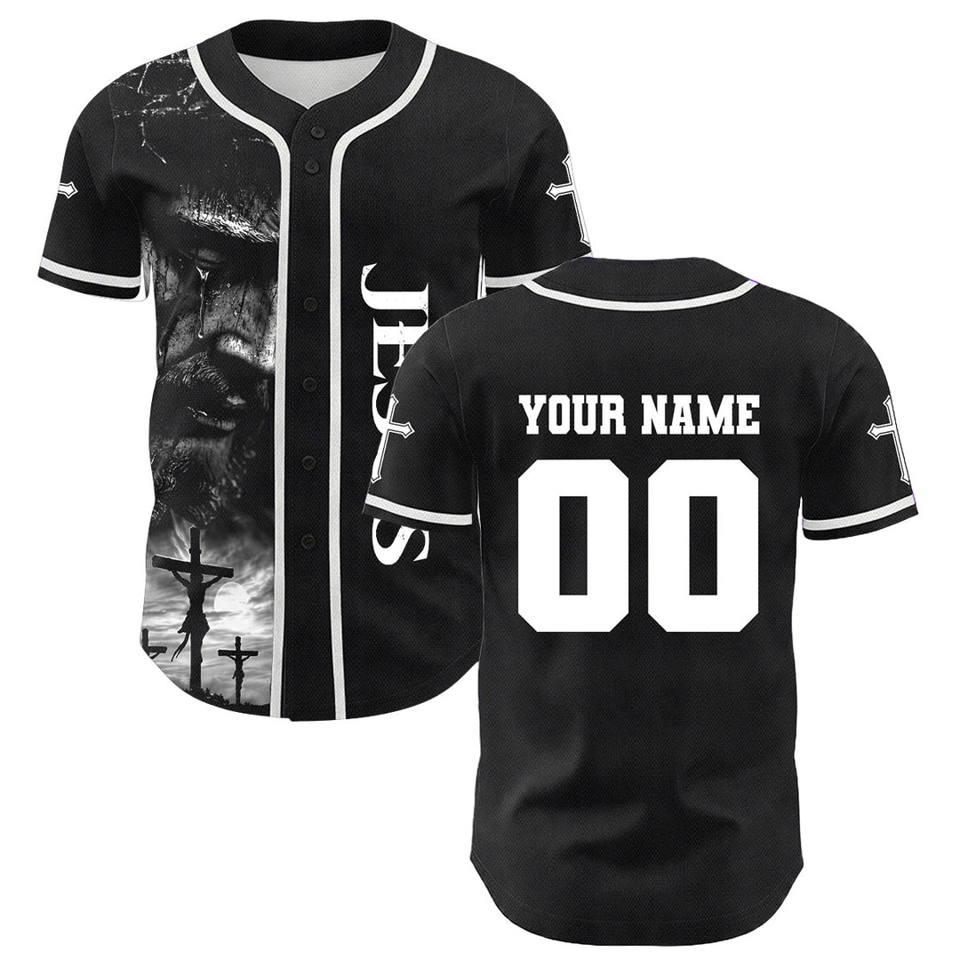 Christianartworkshop Maglia da baseball unisex con croce personalizzata con nome e numero della crocifissione di Gesù - image 1