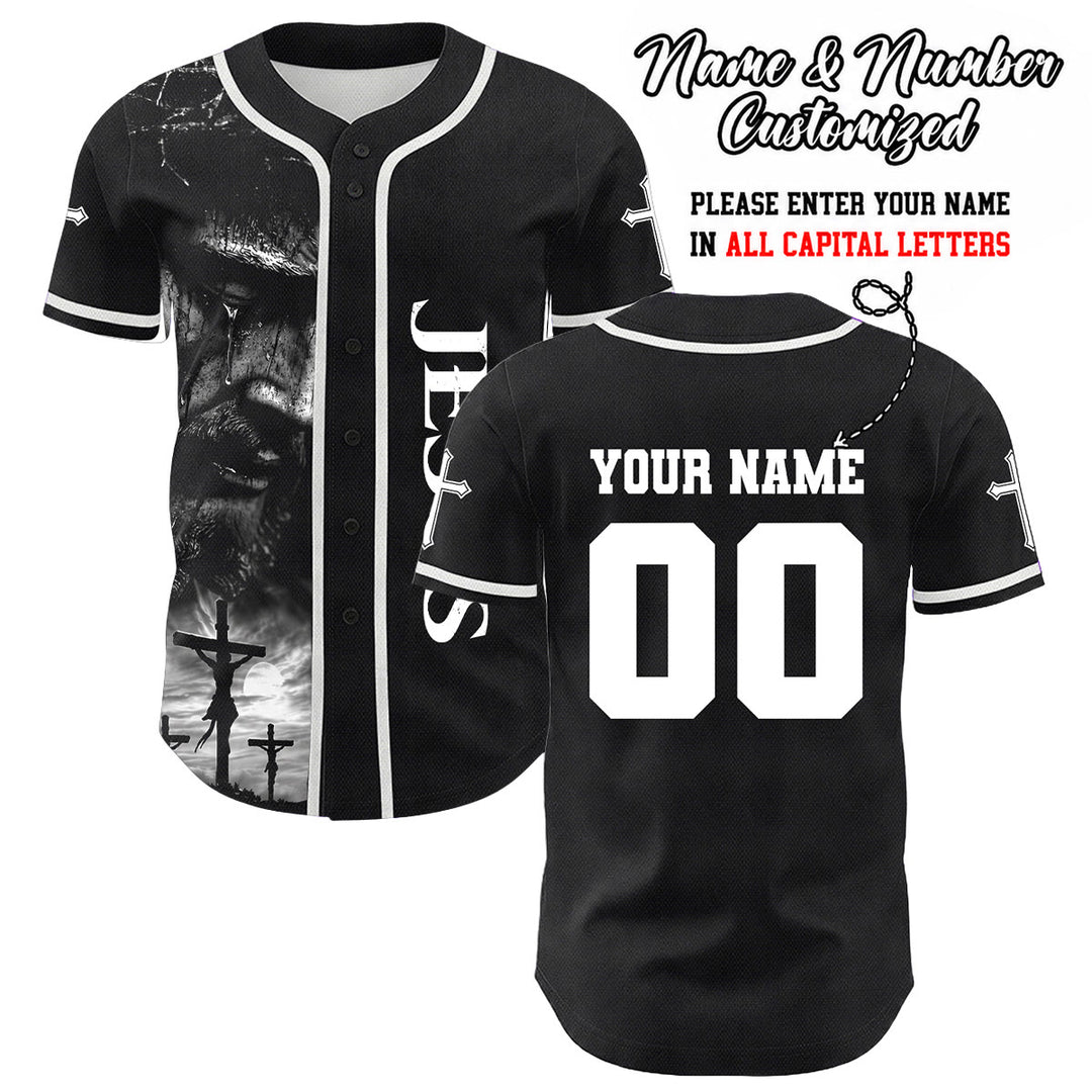 Christianartworkshop Maglia da baseball unisex con croce personalizzata con nome e numero della crocifissione di Gesù - Bianco - 5XL - image 0
