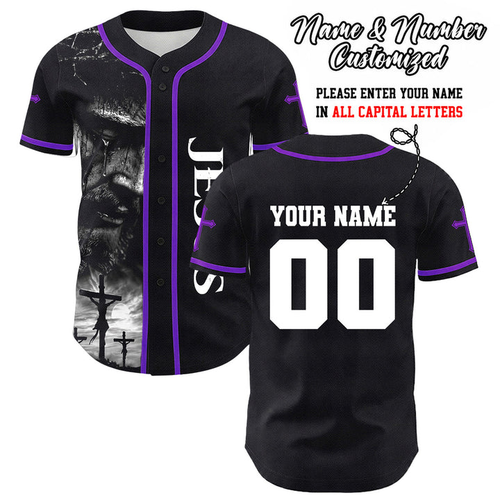 Christianartworkshop Maglia da baseball unisex con croce personalizzata con nome e numero della crocifissione di Gesù - Viola - 5XL - image 28